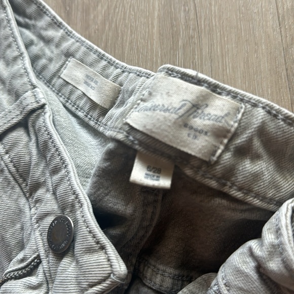 Universal Thread Jean Cut Off Shorts - Picture 2 of 2